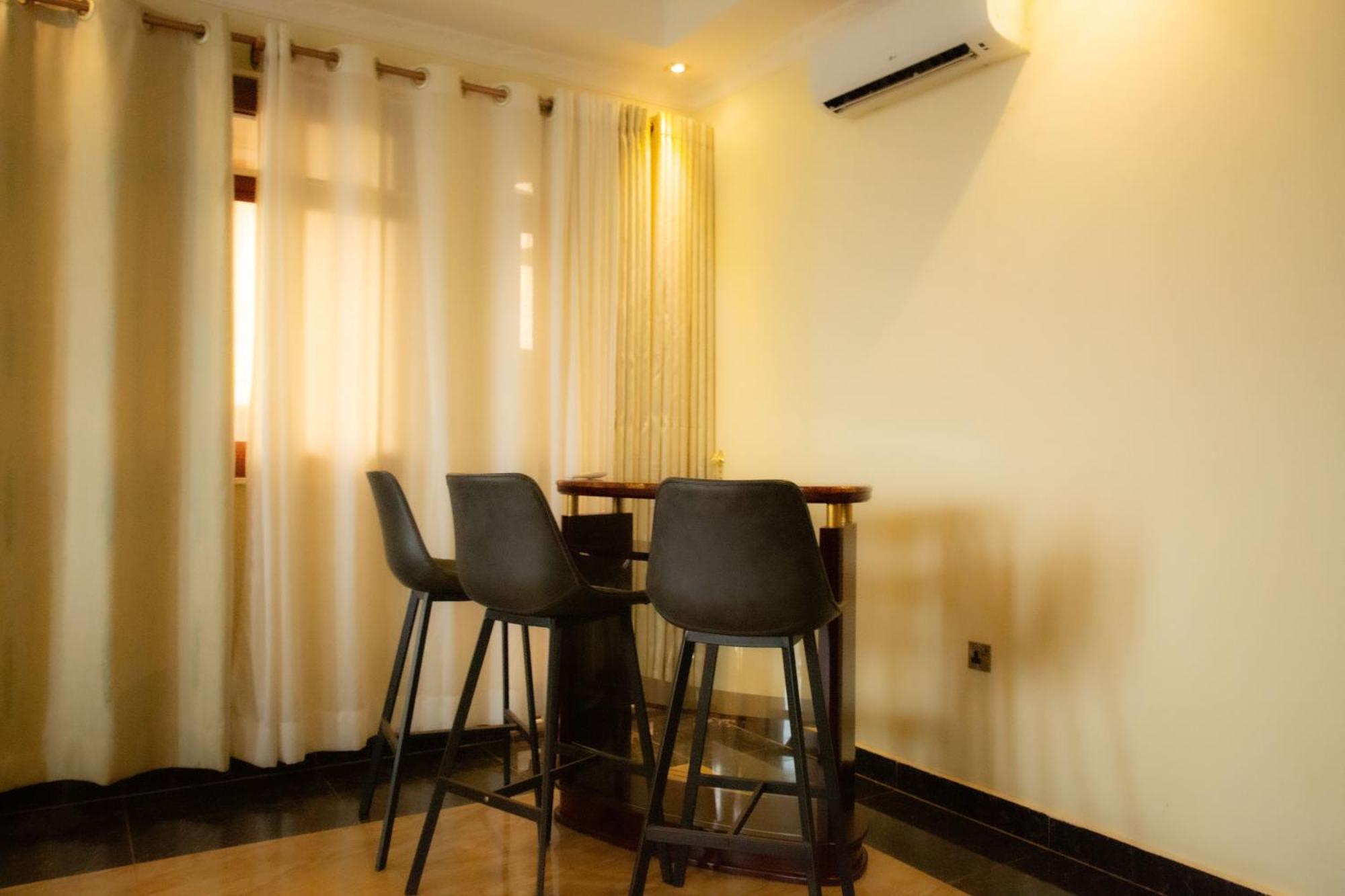 The Vibrant Lodge Gacuriro Kigali Exterior foto