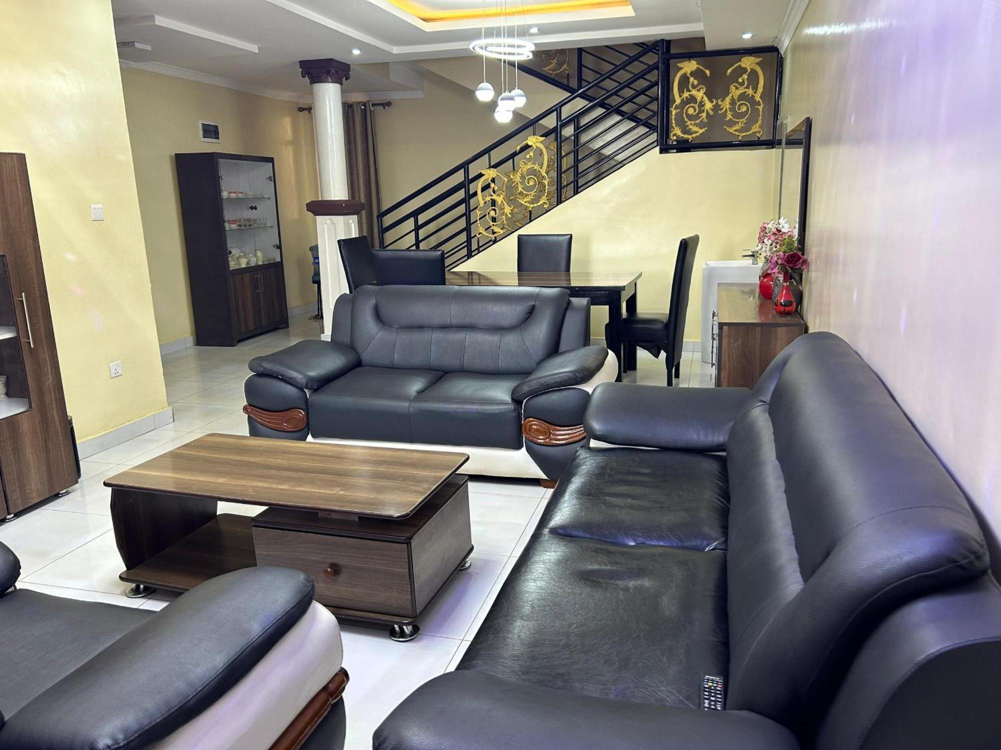 The Vibrant Lodge Gacuriro Kigali Exterior foto